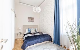Luxury Quentin Apartment 3 Bedrm, 2 Bathrm